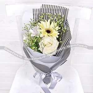 Ванильная нежность - стильный букет-комплимент из герберы, розы и альстромерии